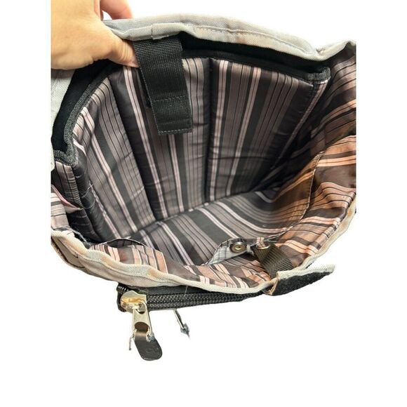 Gray Kenneth Cole Reaction Messenger Bag With Adjustable Shoulder Strap & Multip - Picture 9 of 11